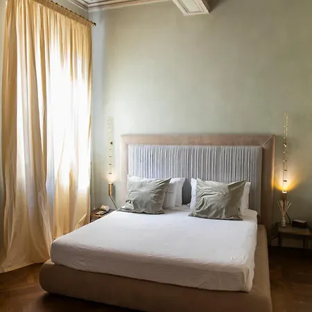 Bed & Breakfast Domus Tua 4*